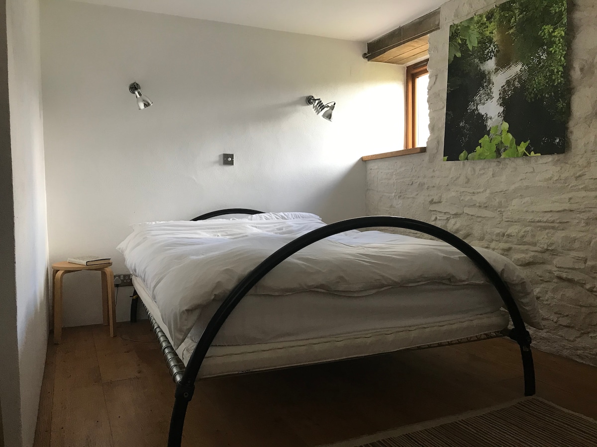 Main bedroom- ground floor. Black-out blind depicts the nearby river Fowey.