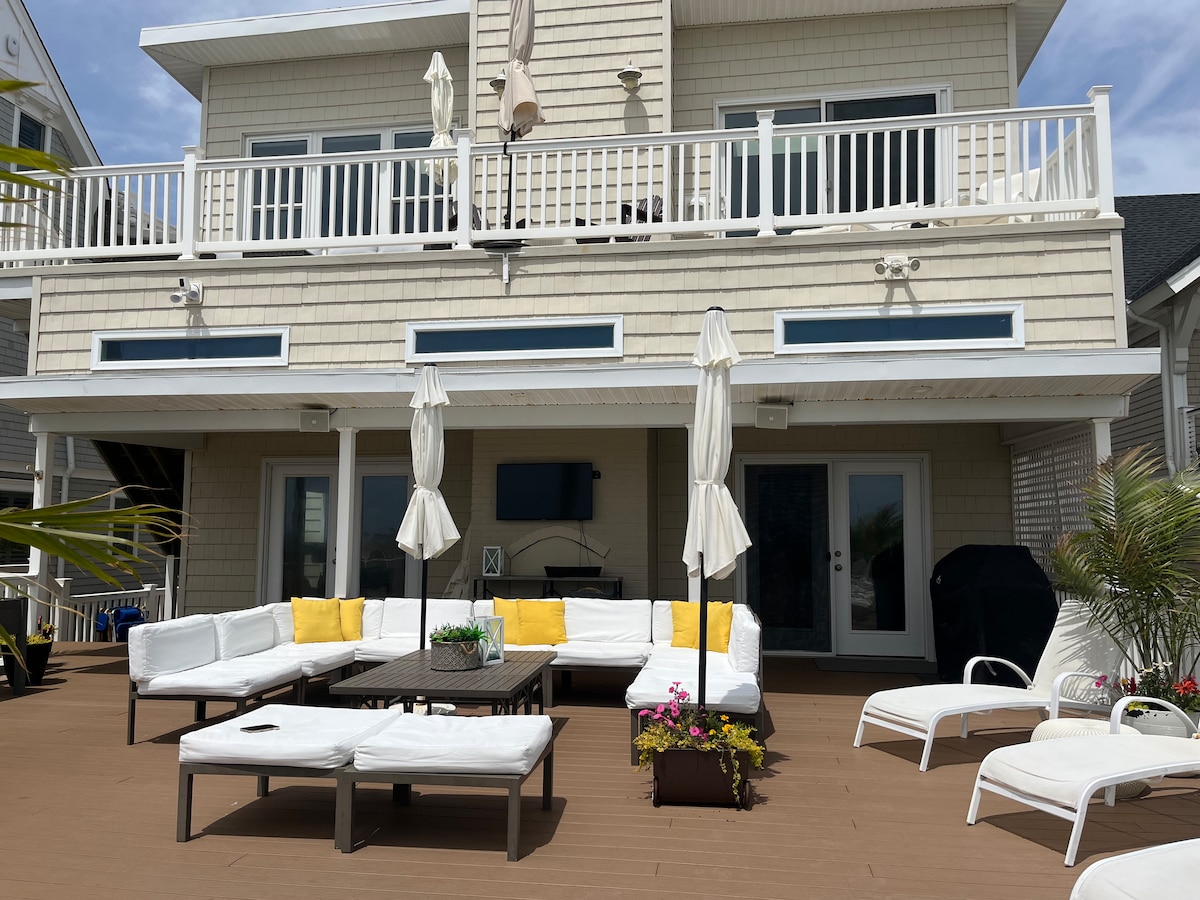 Listing image 3 at Mantoloking Oceanfront Beach House in Mantoloking