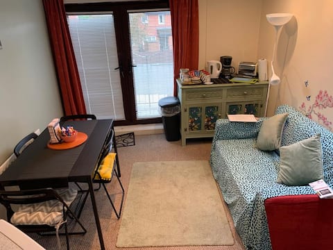 Best on the Row Free Parking and WiFi Very Central