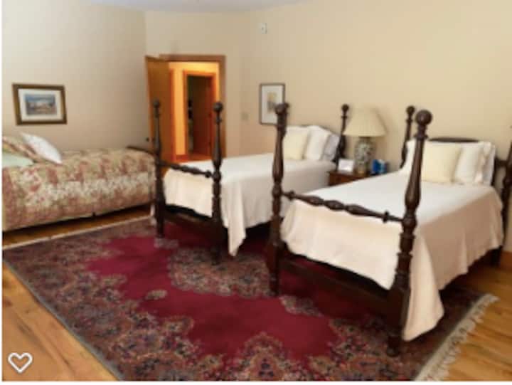 Upstairs bedroom #4 - Three standard twin beds