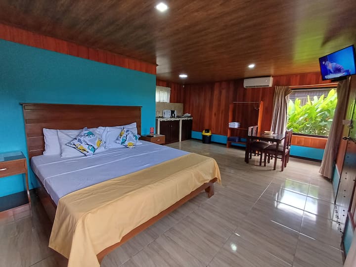 King sized bed, A/C unit, Cable TV, private bathroom and equipped kitchen