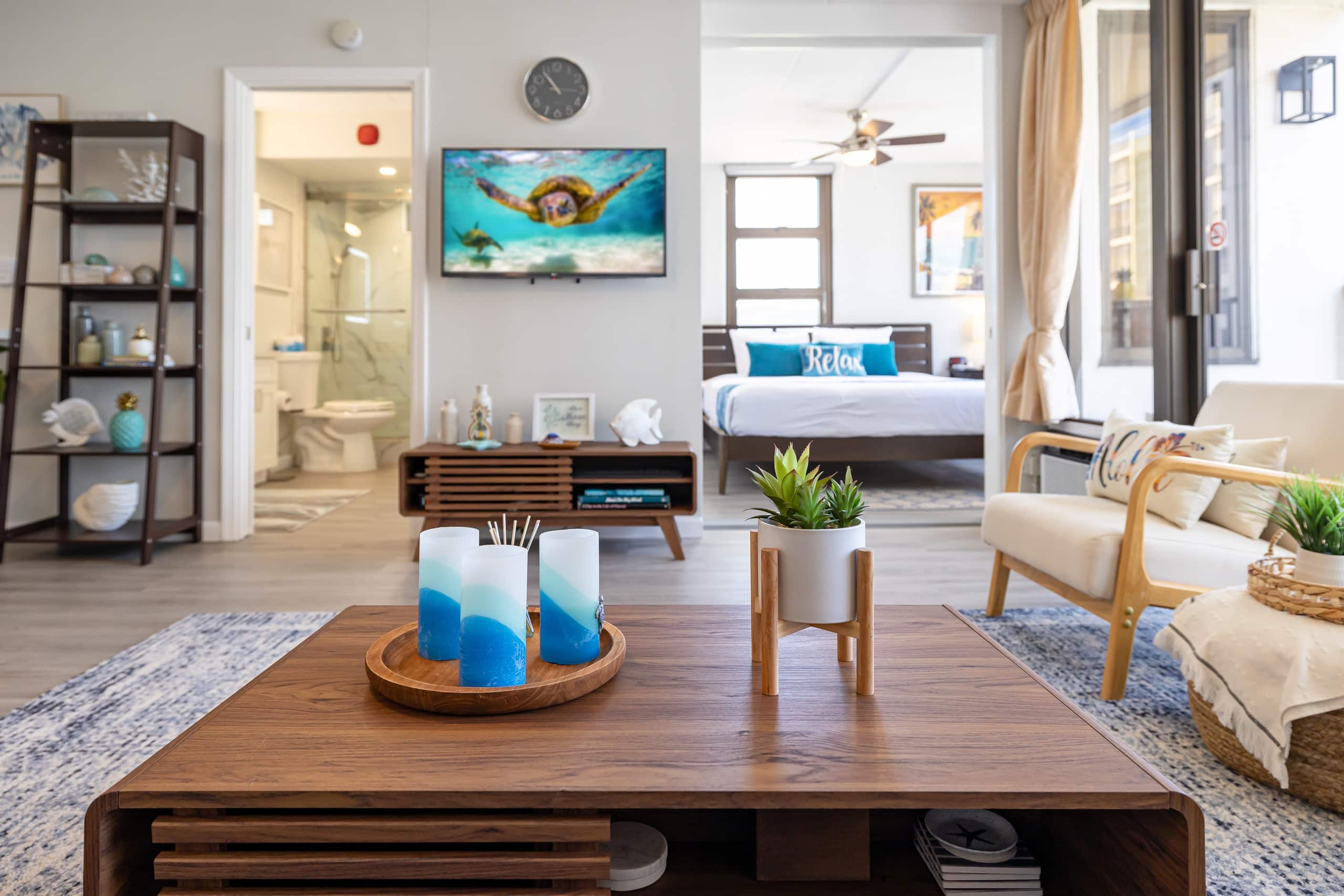 Condo in Honolulu · ★4.9 · 1 bedroom · 2 beds · 1 private bath - Image 7