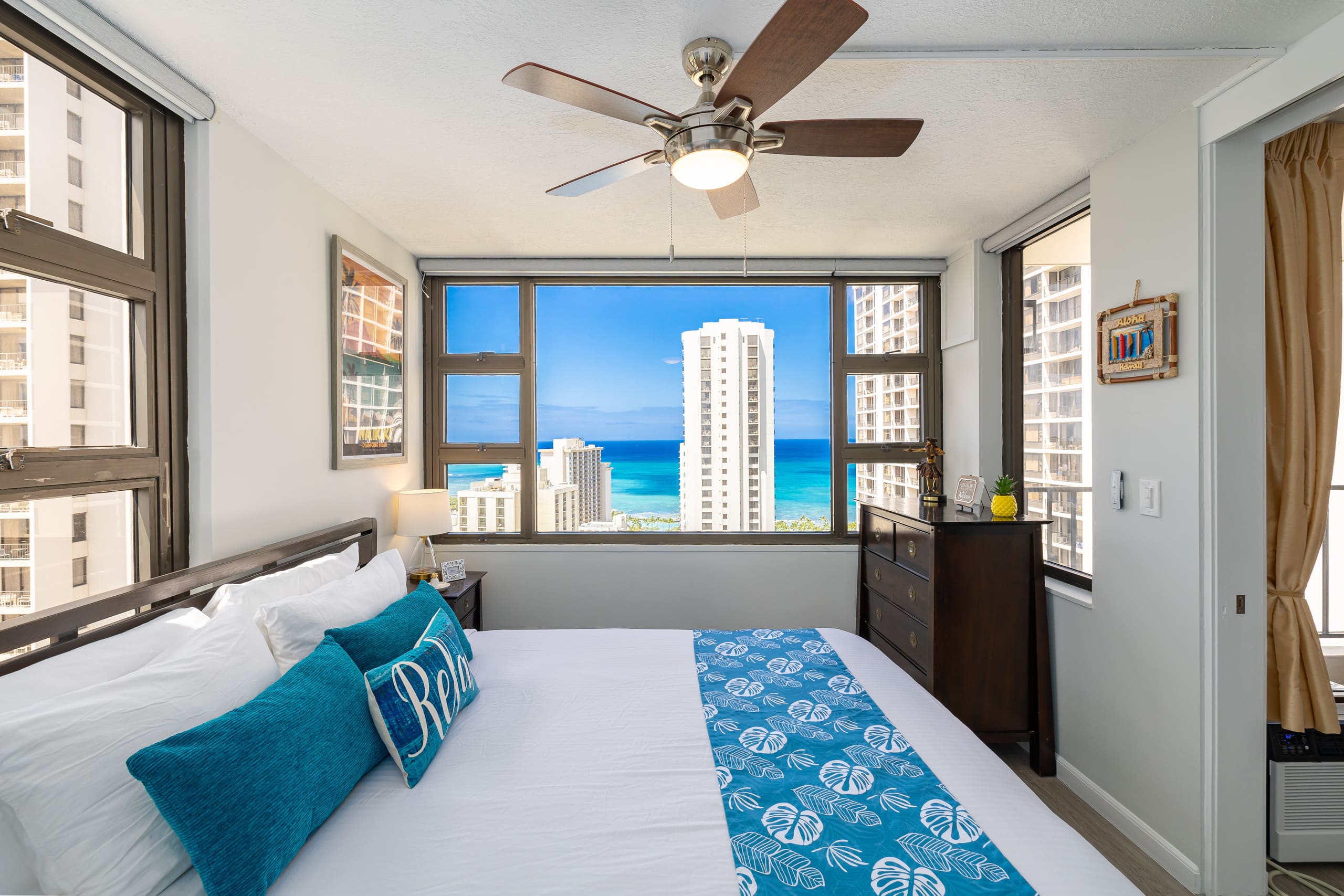 Condo in Honolulu · ★4.9 · 1 bedroom · 2 beds · 1 private bath - Image 18