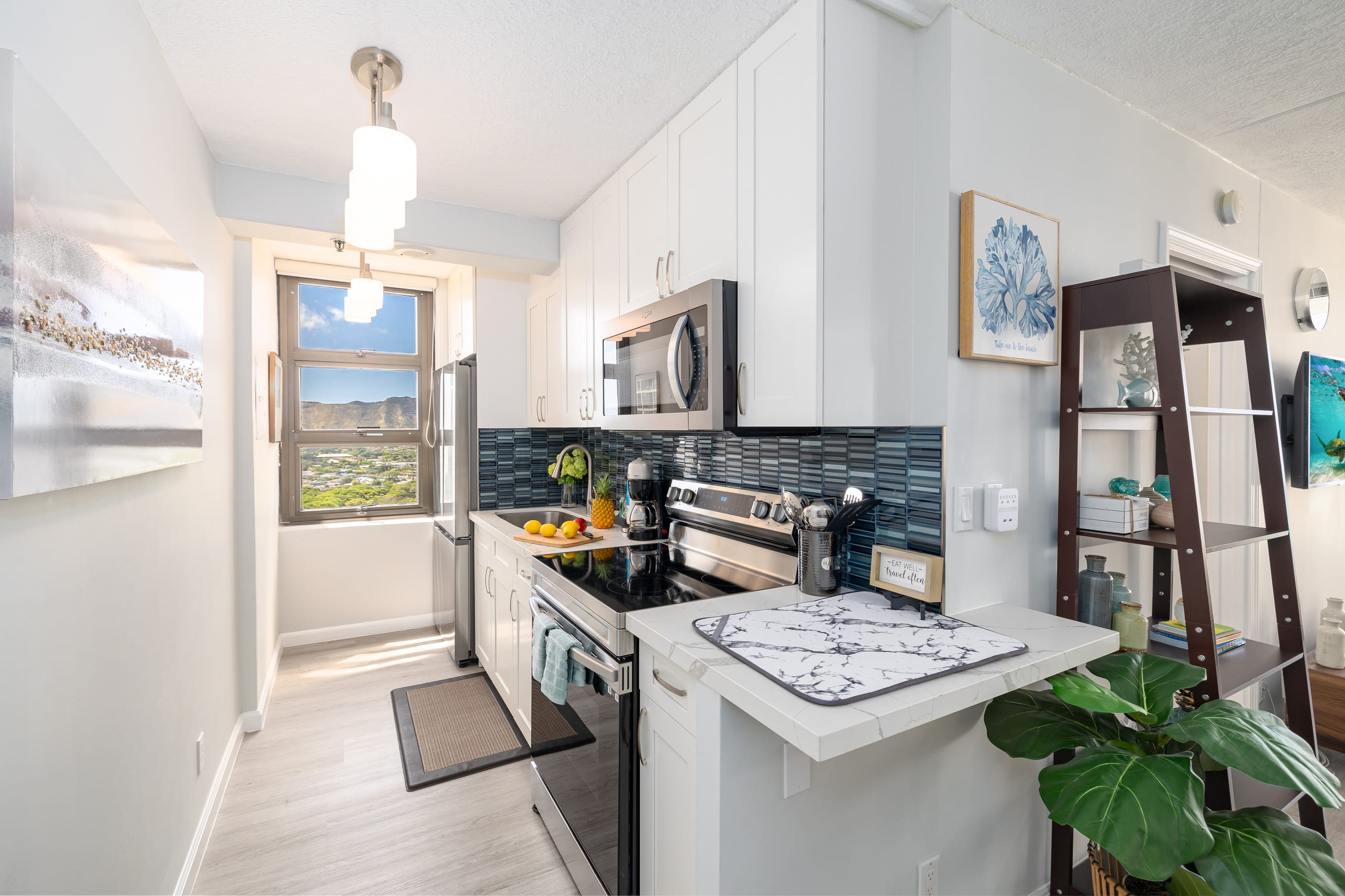 Condo in Honolulu · ★4.9 · 1 bedroom · 2 beds · 1 private bath - Image 12