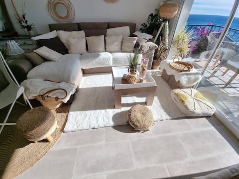 Top performing Airbnb: Canyelles 3-room apartment with spectacular sea view in Roses