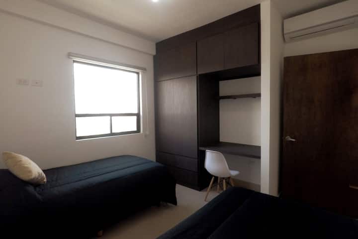 მეორე საძინებელი პრაქტიკული მაგიდით 