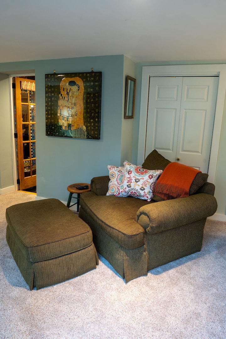 Enjoy Sunny Coastal Days, Cool Hot Tub Nights! - Portsmouth, NH