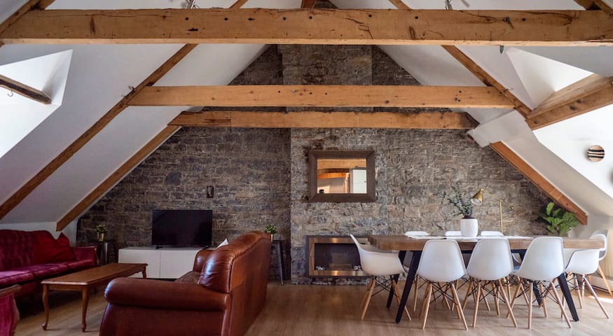 Penthouse/ Ancestral /5 lits/Terrasse/Parking/ AC