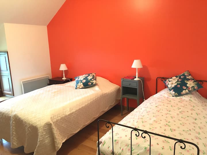 ห้องนอนที่ 5 (ชั้นบน)