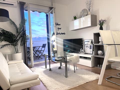4 stars-APT NEW CHIC-City / beaches/central-2BDR