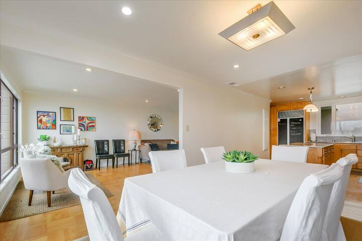 RUSSIAN HILL FLAT 3 BEDROOM CONDO WITH VIEWS gallery image 3