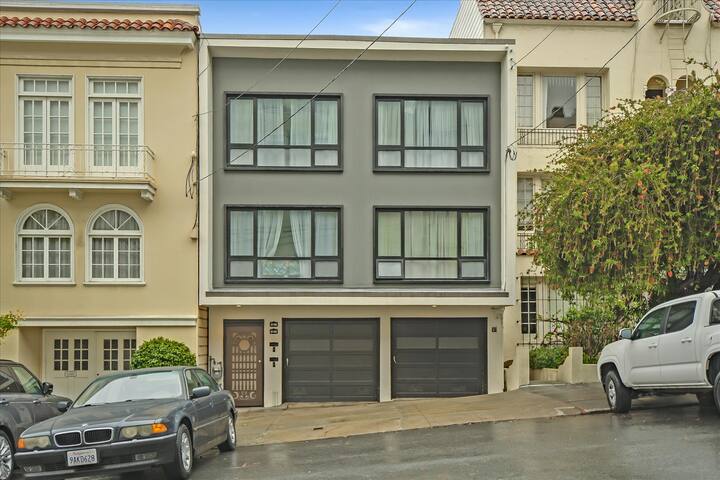 RUSSIAN HILL FLAT 3 BEDROOM CONDO WITH VIEWS gallery image 2