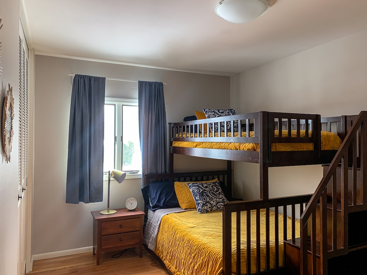 Spálňa 3 (dvojlôžková + plná + trundle)