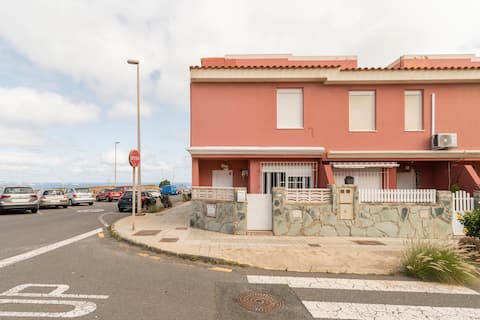Casa Karina.  Tablero Del Conde