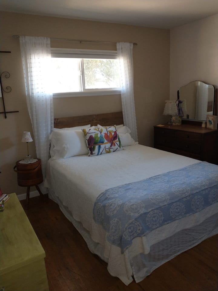 Private Bedroom, Shared Home, Paso Robles. - Paso Robles, CA