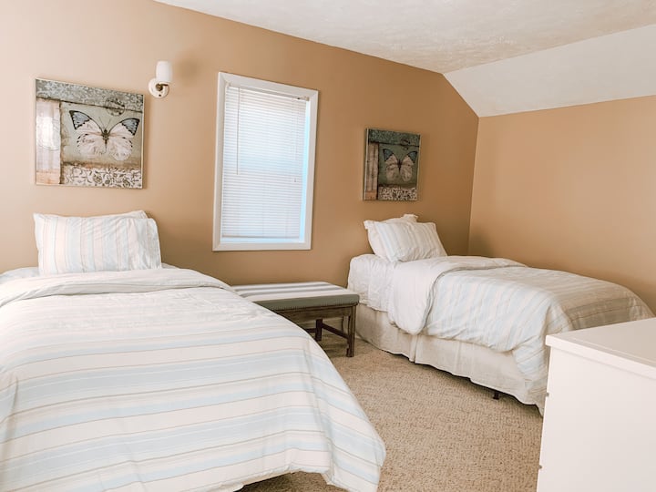 Chumba #4- Chumba cha Watu Wawili