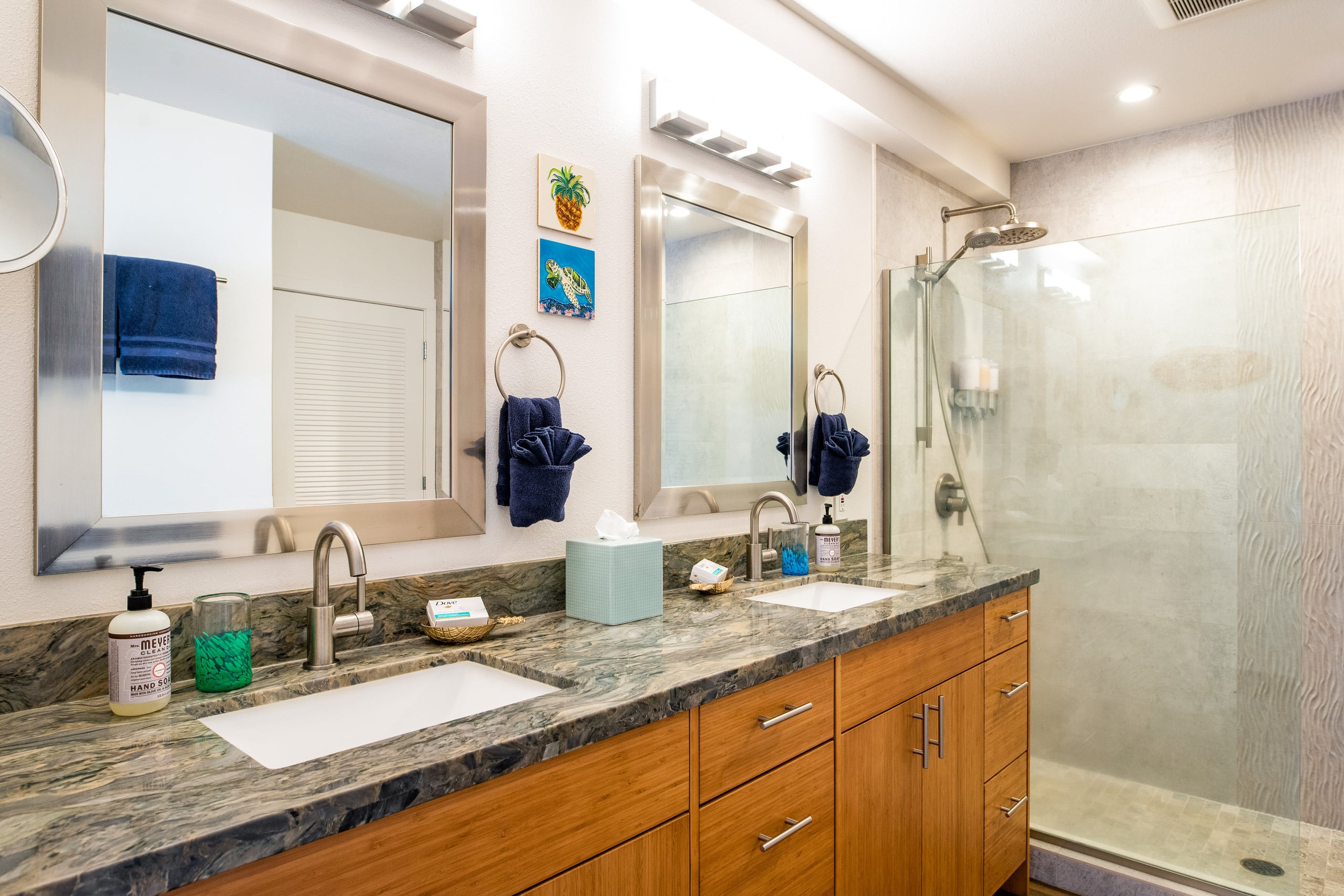 Condo in Kihei · ★4.98 · 2 bedrooms · 4 beds · 2 baths - Image 13