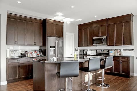 ✿Private Modern Home With A/C✿   | Shopping | 3BD