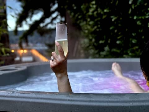 Chico Bay Inn: Luxury Garden Suite-Kayaks/Hot Tub