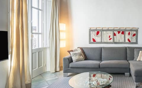 Proprietà Airbnb di successo: Meigama, loft with parking in the historic center a Cagliari