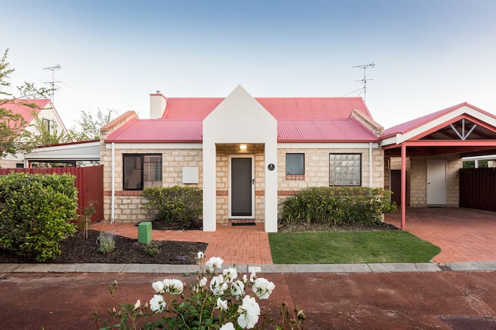 Clearwater Escape – Blue Nanou