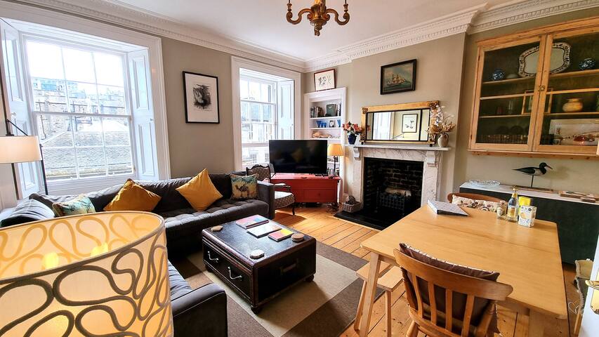 Beautiful & Bright Apartment in Fabulous Location