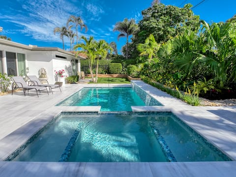 Beautiful Pool Home with Spa, close to Beaches