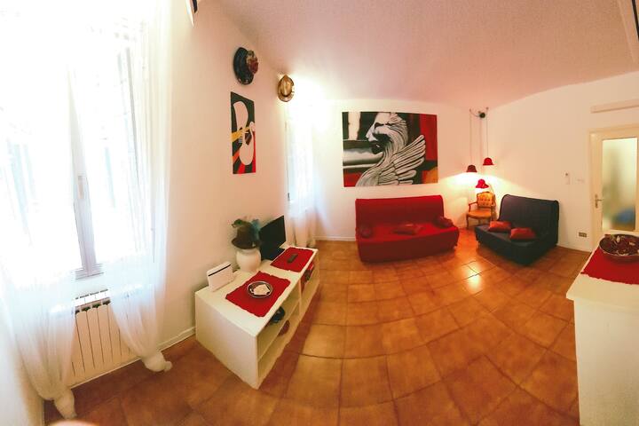 The Hatter’s Venice Apartment gallery image 2