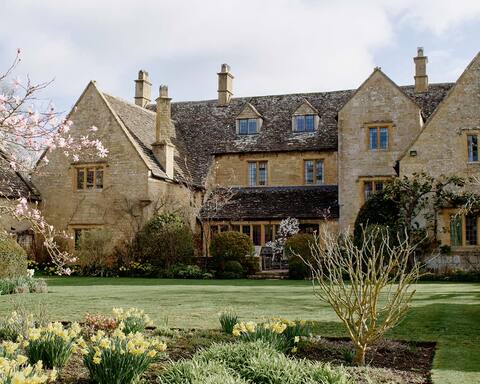 Pye Corner, Cotswold Manor w/outdoor heated pool