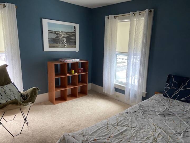 Chambre pour enfants avec lits jumeaux/gigognes