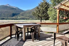 The+Chilkoot+Cottage%3A+Bear+Viewing+%26+Fishing