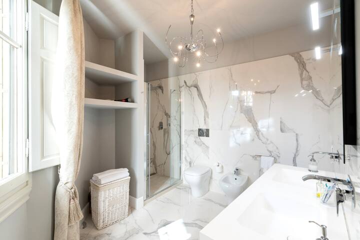 Atmosphere of Home in Florence: Cathedral View gallery image 3