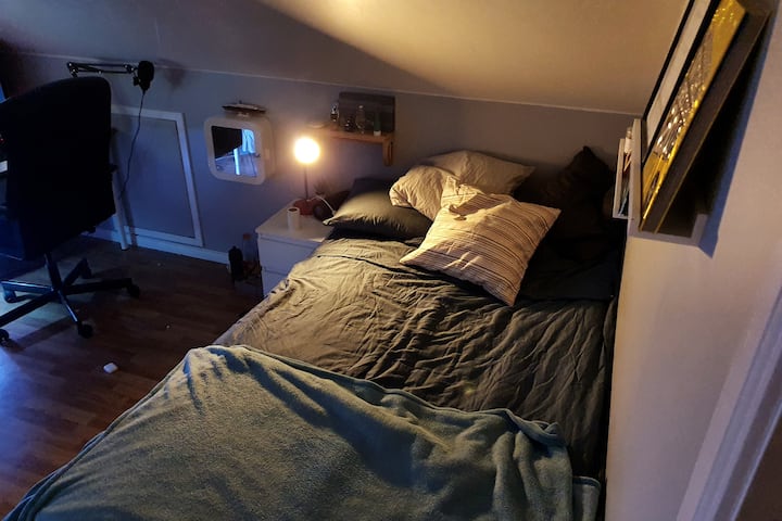 Bedroom2 upstairs. 1*120 cm bed