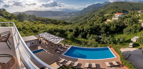 Resort Bevilacqua > Deluxe 3BDR Apartment