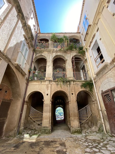Green room Historic Center