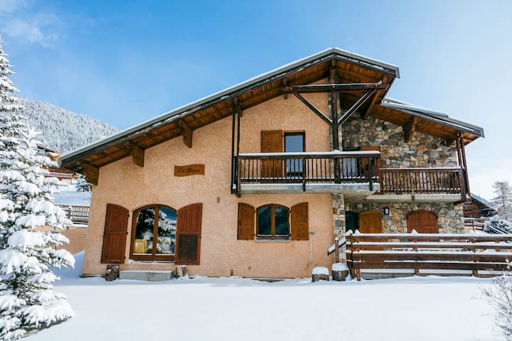 Chalet Doire, Spacious 6 Bedroom Chalet - Monginevro