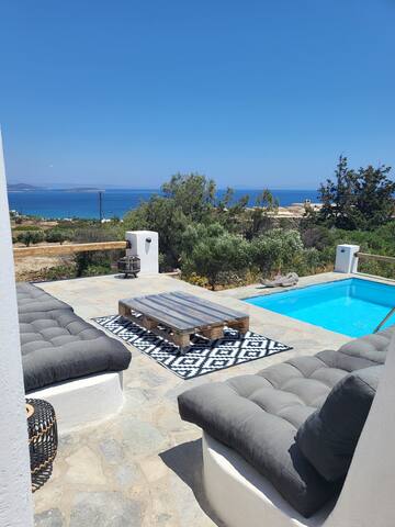 Soros Boutique Villa – Pool • Views • Toys & Books