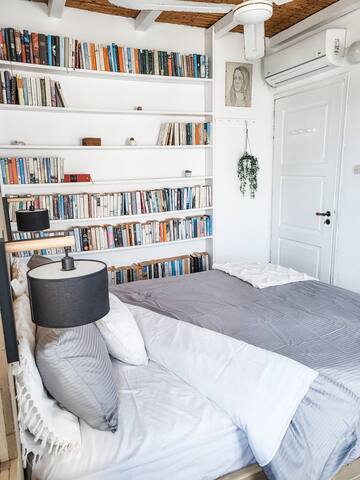 Soros Boutique Villa – Pool • Views • Toys & Books gallery image 3