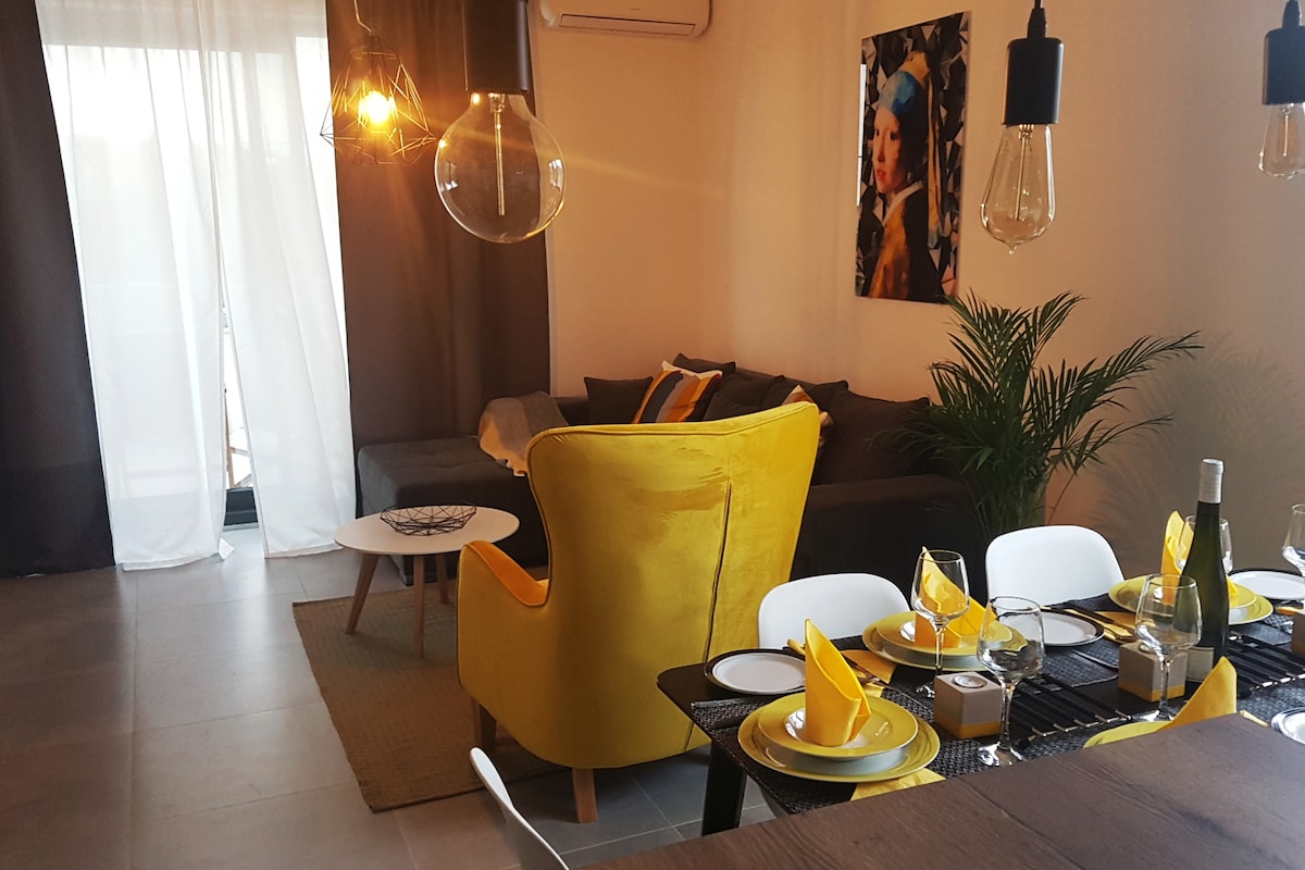 Kuhinja i diter} ni boravak/ Кухня и всекидневна