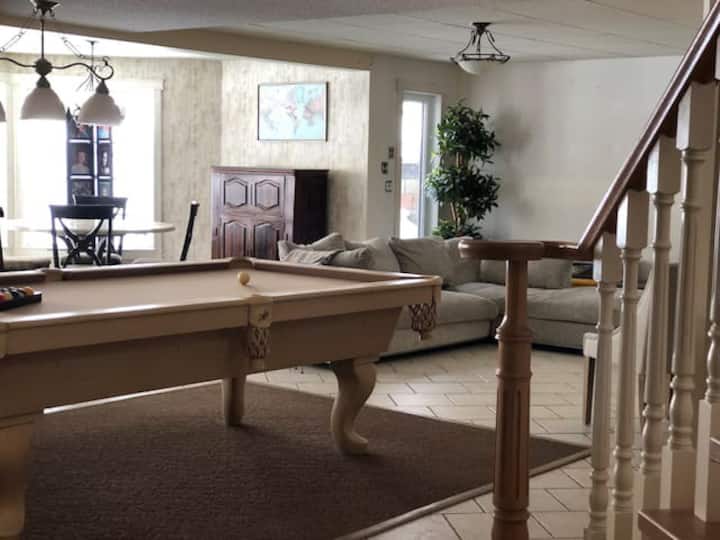 Walkout Basement Bungalows for Rent in Thompson, Manitoba, Canada Airbnb