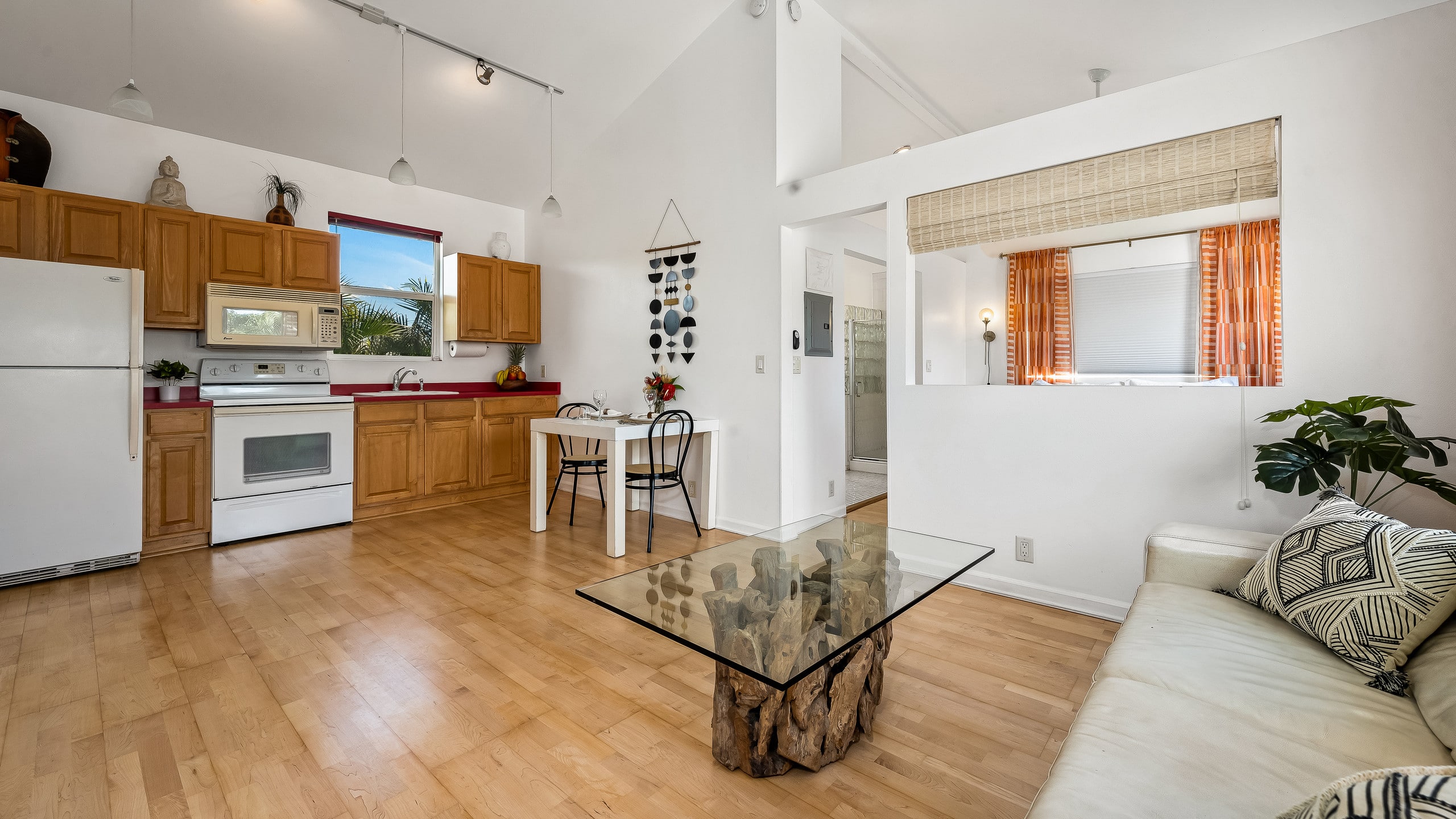 Romantic Suite | Tropical Escape | BBQ & Hot Tub - Image 71