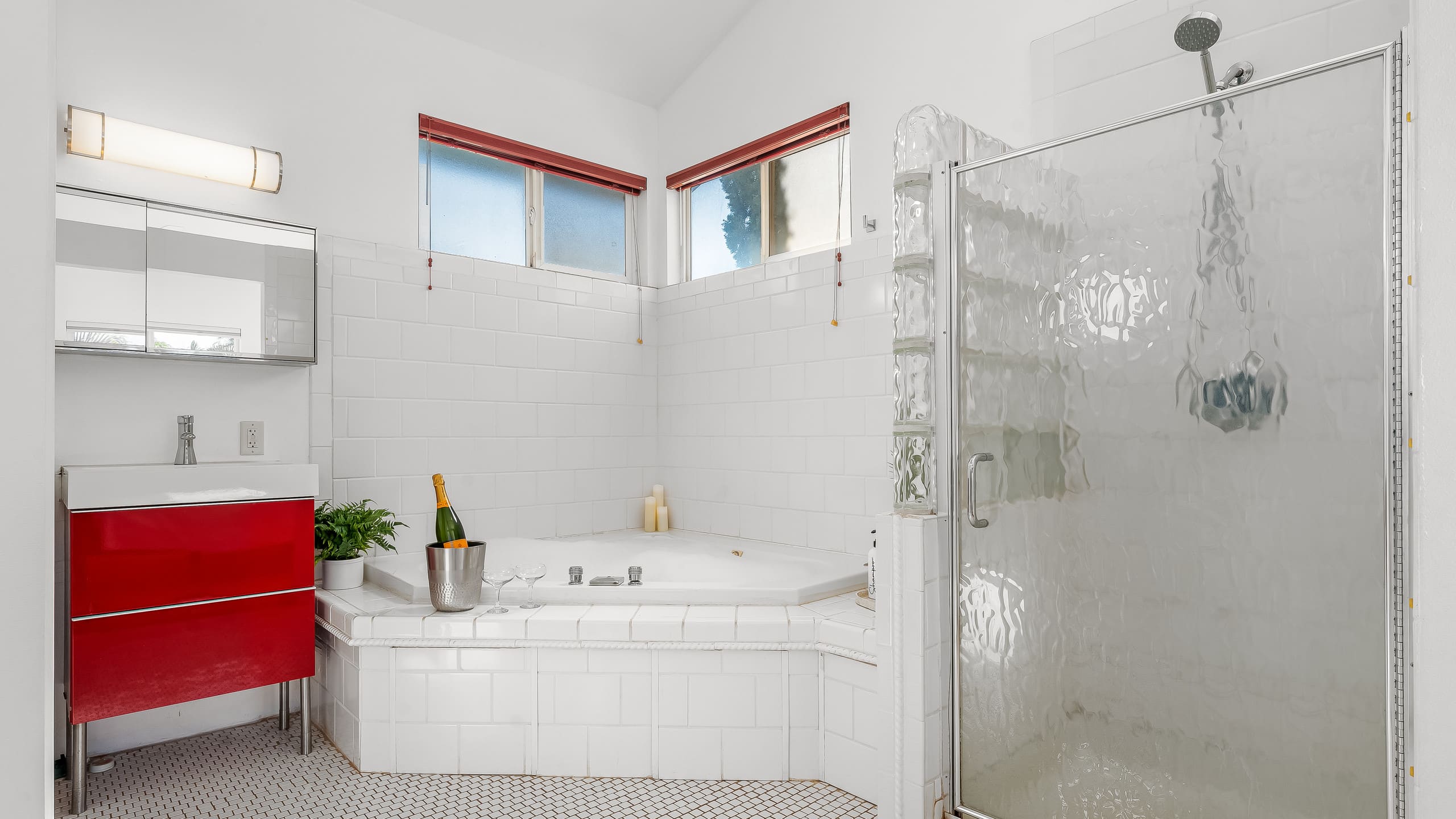 Romantic Suite | Tropical Escape | BBQ & Hot Tub - Image 58