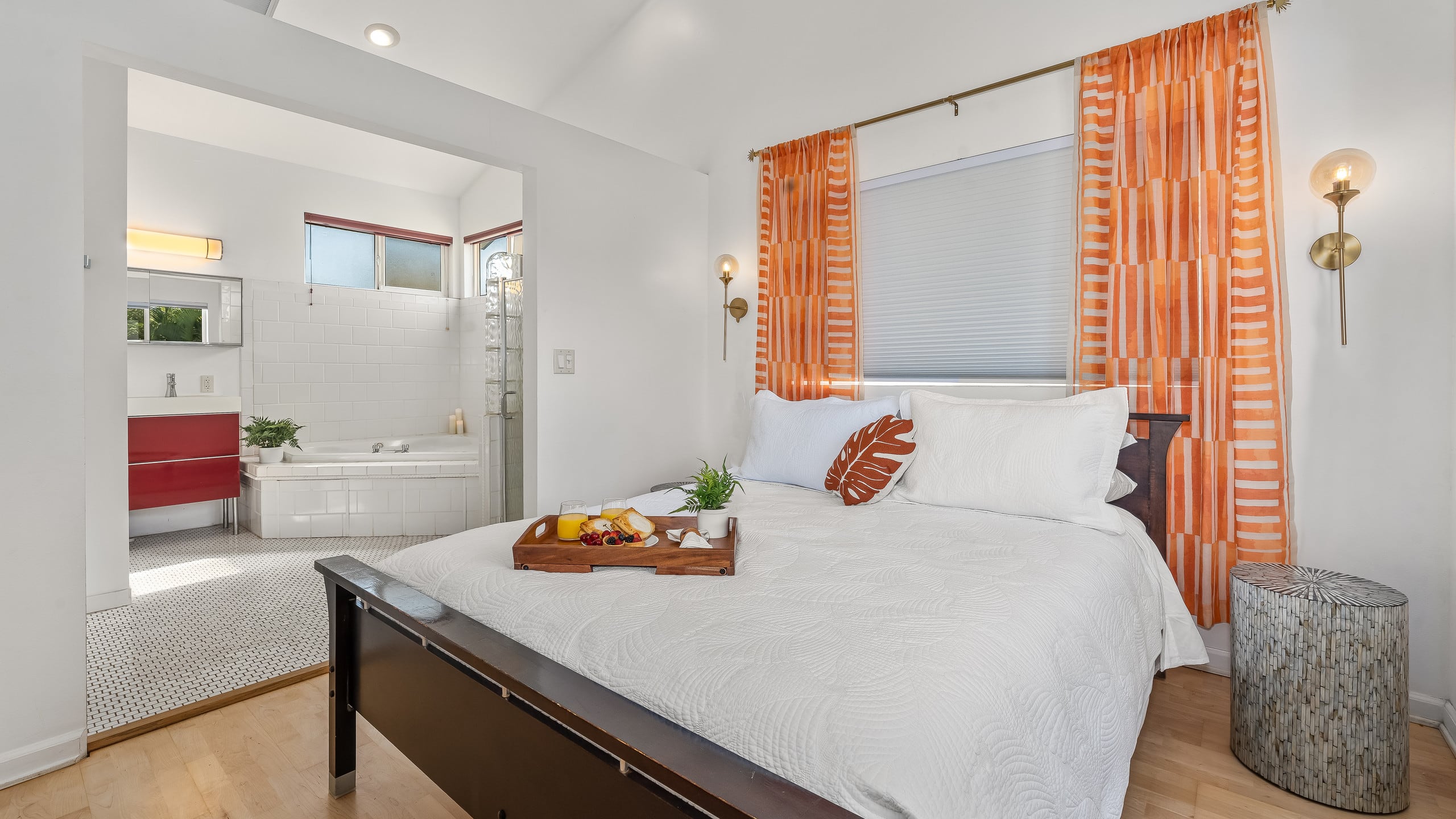 Romantic Suite | Tropical Escape | BBQ & Hot Tub - Image 13