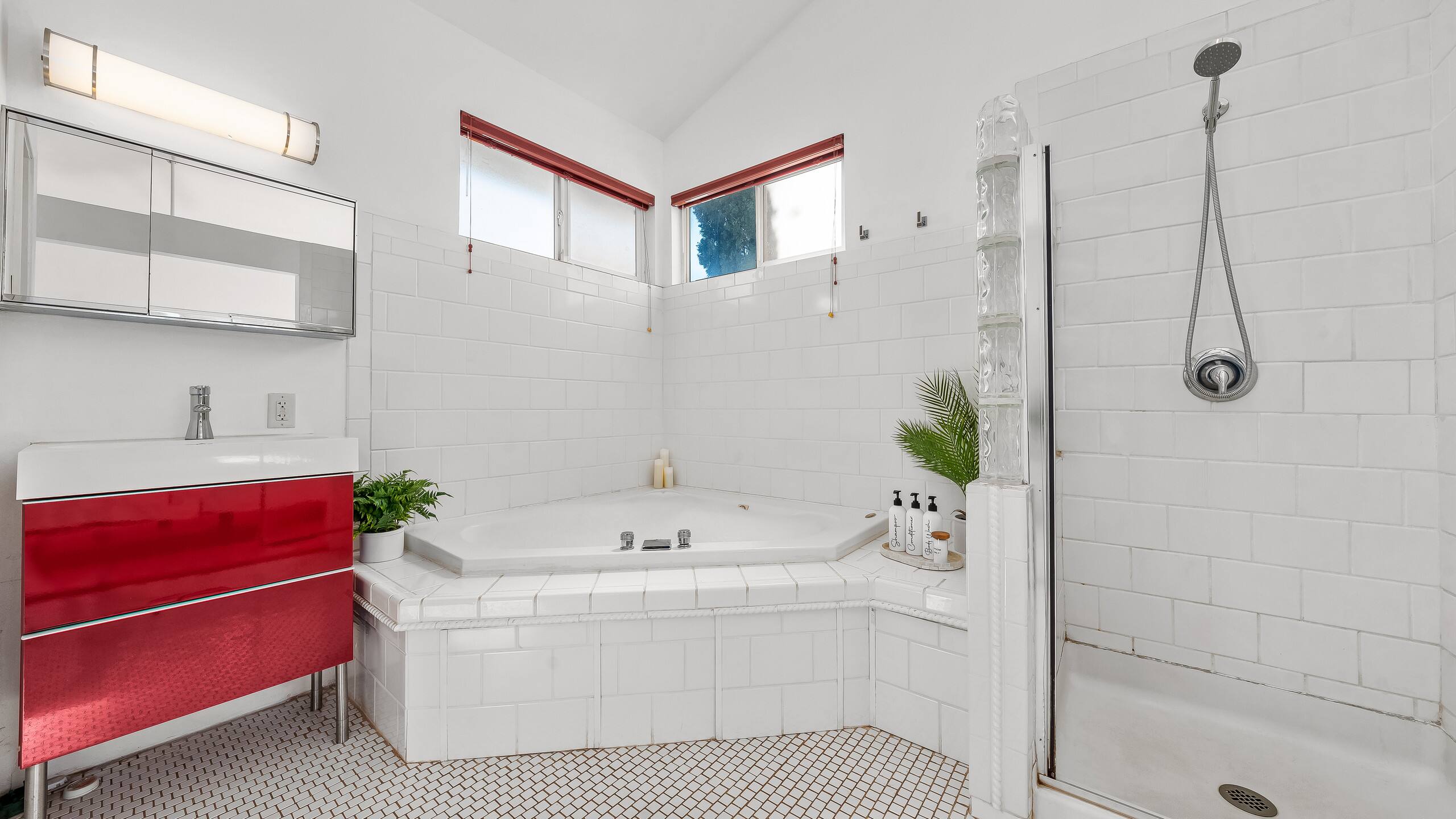 Romantic Suite | Tropical Escape | BBQ & Hot Tub - Image 60