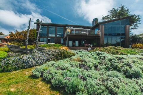 Astounding oceanfront property in Mendocino