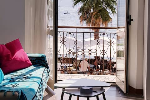 Proprietà Airbnb di successo: "Mowita" a seaside flat with stunning sea view a Civitavecchia
