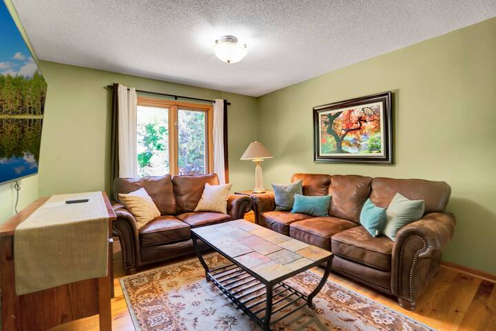 Colby Lake Place, On Colby Lake gallery image 5