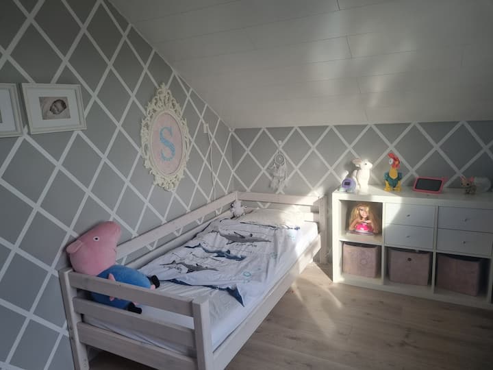 Dormitorio 3 en la planta superior con cama individual.