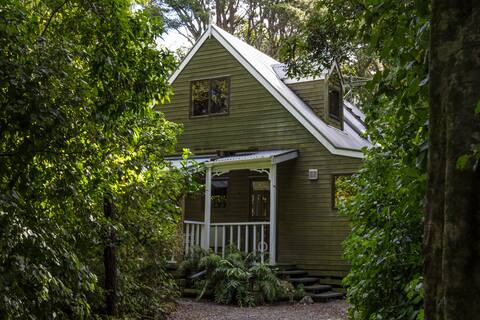 Birdsong Cottage - native forest retreat