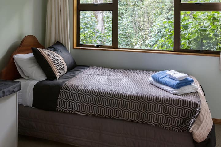 Cama individual en litera